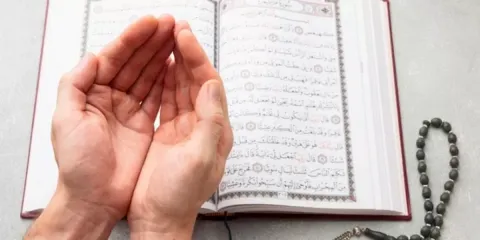 Doa Maulid Nabi Muhammad SAW Lengkap Latin dan Artinya