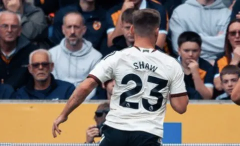 Manchester United Kalah dari Hull City, Luke Shaw Tetap Yakin MU Bangkit