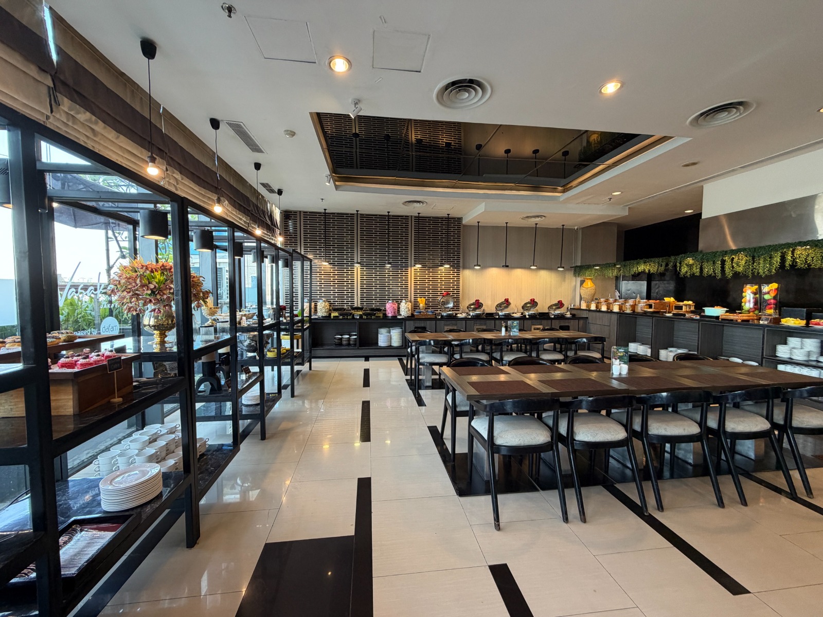 Sarapan Rp99 Ribu di Vasaka Hotel Jakarta, Bisa Sambil Nikmati Panorama LRT dan City Skyline