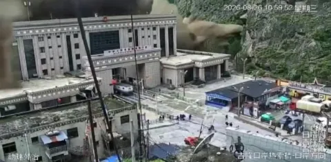 Banjir Bandang Terjang Perbatasan Nepal-Tibet: Ratusan Korban Jiwa dan Wisatawan Asing Hilang