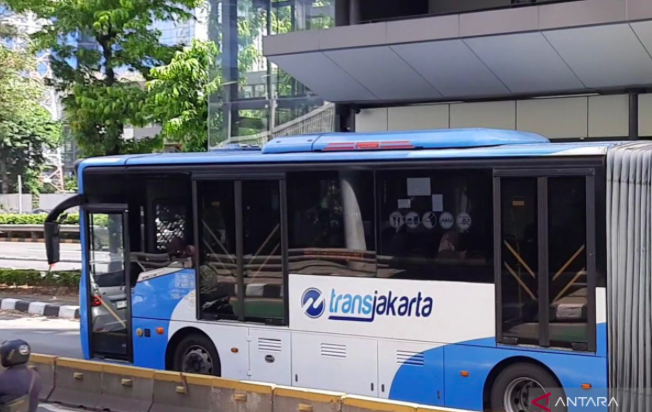 Demo 27 Agustus Bikin Sejumlah Rute Transjakarta Dialihkan, Cek Daftarnya