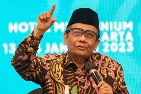 Pemadam Karhutla Pakai Singkong Arahan Prabowo Bikin Mahfud MD Heran: Aneh, tapi Ayo Dicoba!