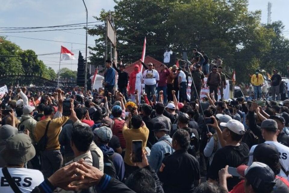 Usai Dapat Kepastian dari DPR, Massa Pati Tinggalkan Gedung DPR