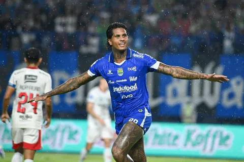 Ramon Tanque ke Persita Masih Tunggu Keputusan Carlos Pena