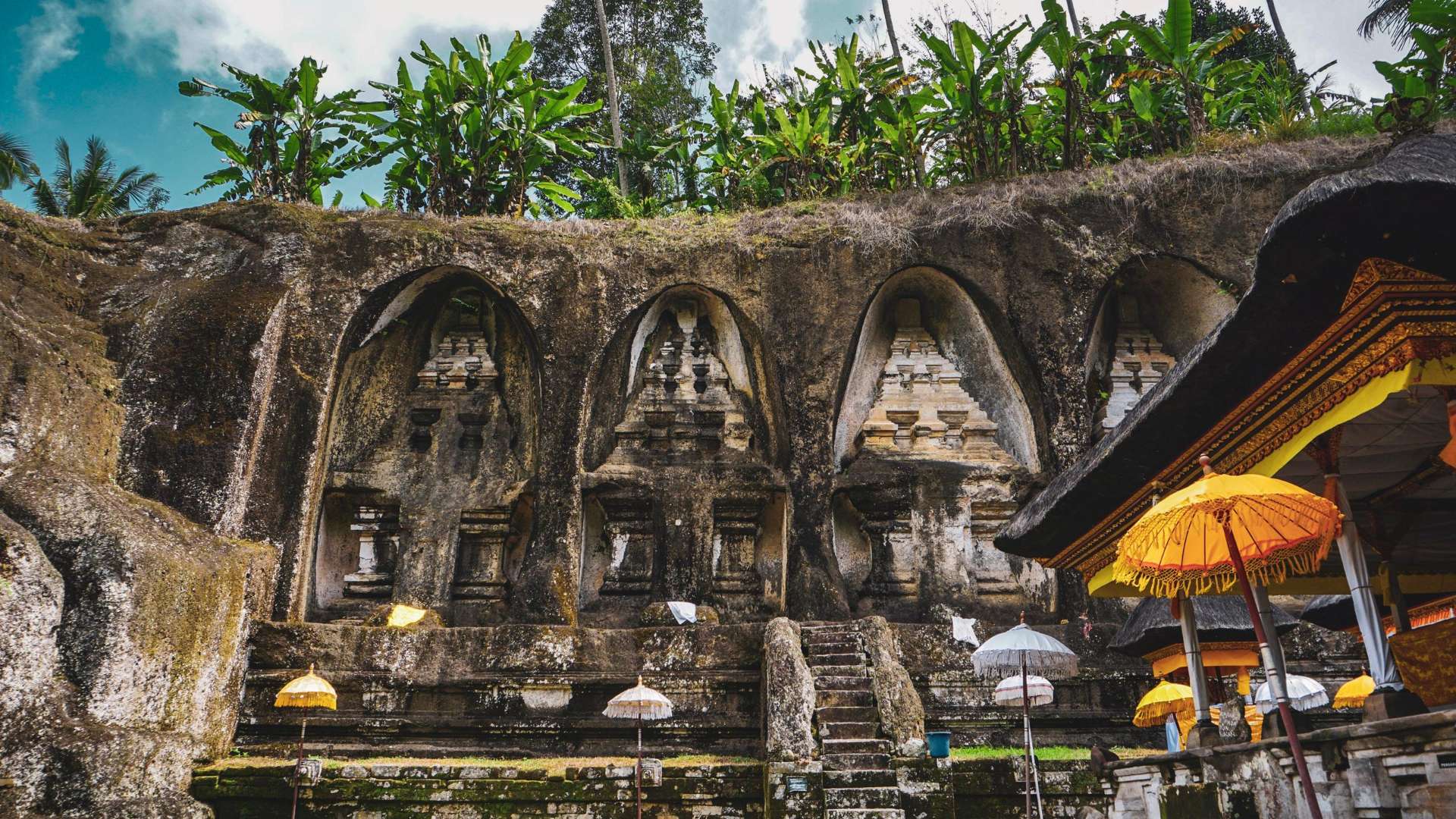 Bukan Cuma Mitos! Kisah 2 Konglomerat Indonesia yang Rajin Berziarah ke Gunung Kawi hingga Jadi Tajir Melintir