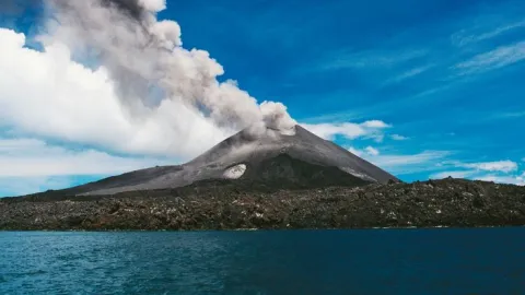 Erupsi Serentak 6 Gunung Api di Indonesia Akhir Agustus 2026, Sinabung dan Anak Krakatau Siaga Level III