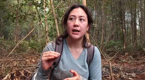 Sherina Munaf Terjang Kabut Asap di Kalimantan, Ikut Padamkan Karhutla