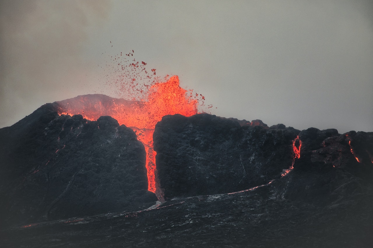 Erupsi Anak Krakatau: Badan Geologi Sebut Abu Vulkanik Menyebar ke 5 Provinsi Ini!