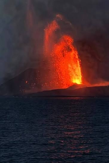 Erupsi Gunung Anak Krakatau: Status Siaga Level III, Berapa Radius Aman?
