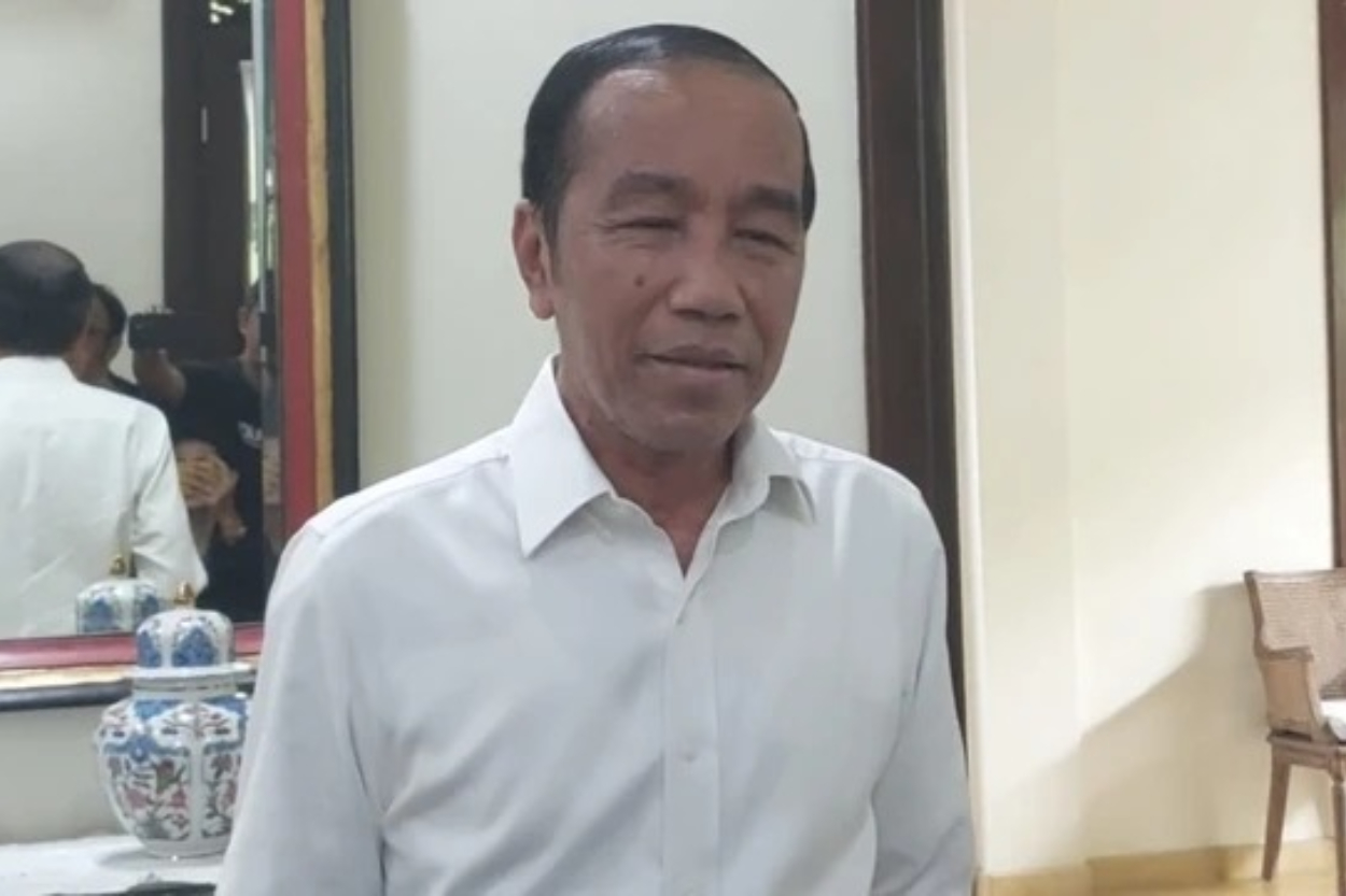 UGM Buka Suara Soal Isu Ijazah Jokowi Dicetak di Pasar Pramuka, Ancam Tempur Jalur Hukum Jika Ada Pemalsuan