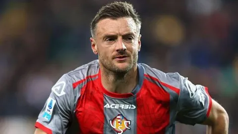 Jamie Vardy Resmi Pindah ke Burnley, Siap Bawa The Clarets Bangkit