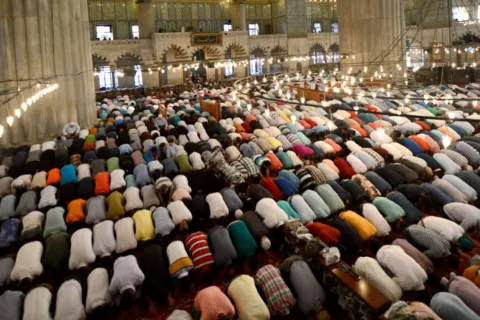 Kapan Tarawih Pertama Ramadan 2027? Ini Perkiraan Tanggal dan Hasil Perhitungan Kalender