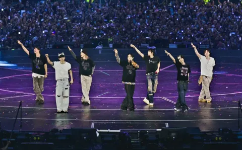 BTS Cetak Rekor di Amerika Utara, 1,92 Juta Penonton Saksikan ARIRANG World Tour