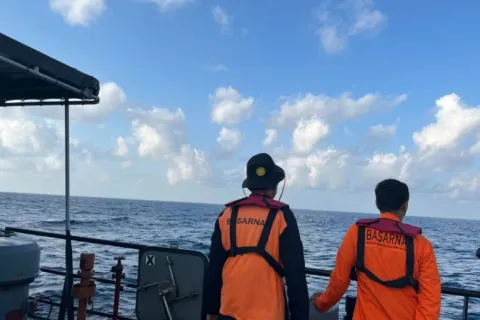 Helikopter Diterjunkan Menyisir KMP Virgo Transport 8, Ratusan Penumpang Selamat!