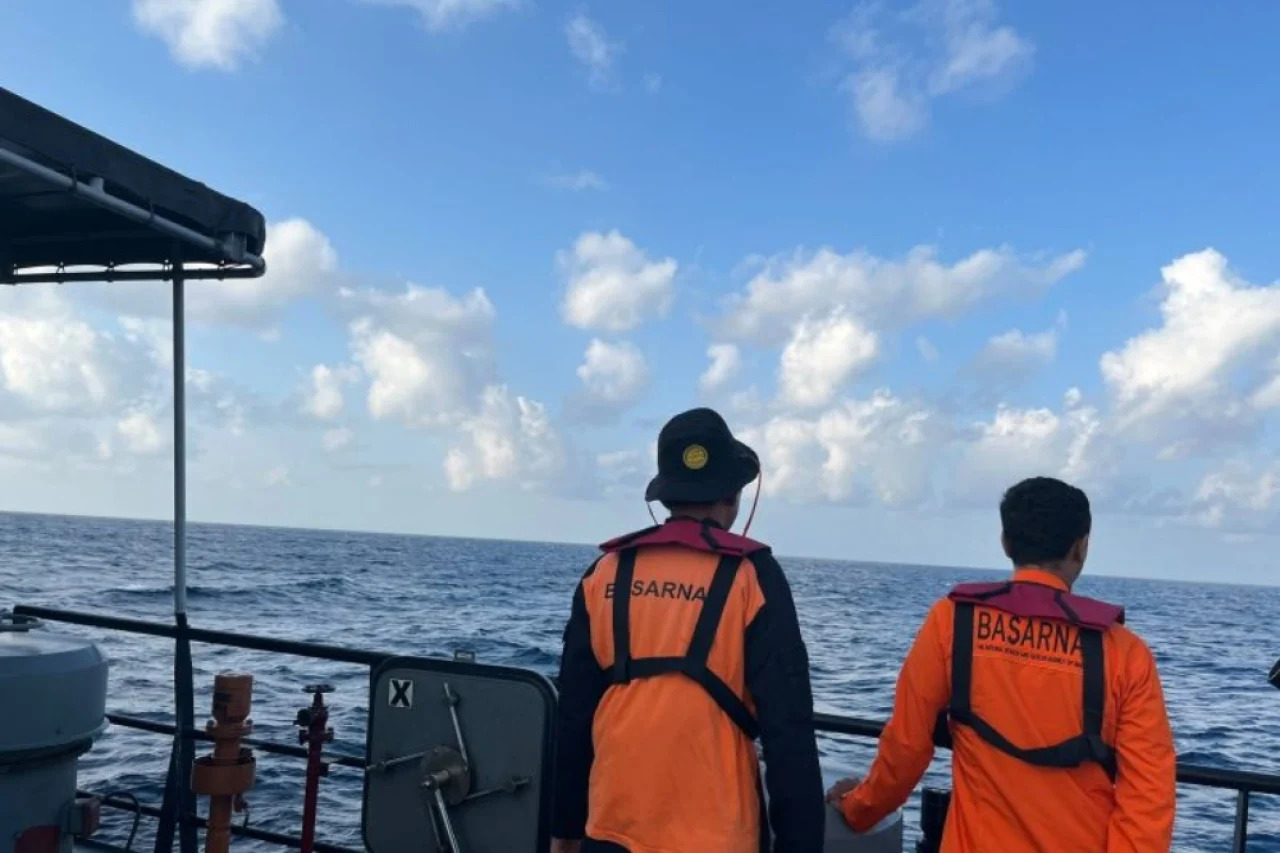 Helikopter Diterjunkan Menyisir KMP Virgo Transport 8, Ratusan Penumpang Selamat!