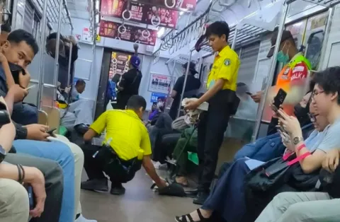 Viral Penumpang BAB di KRL, KAI Commuter Ungkap Kondisi Sebenarnya