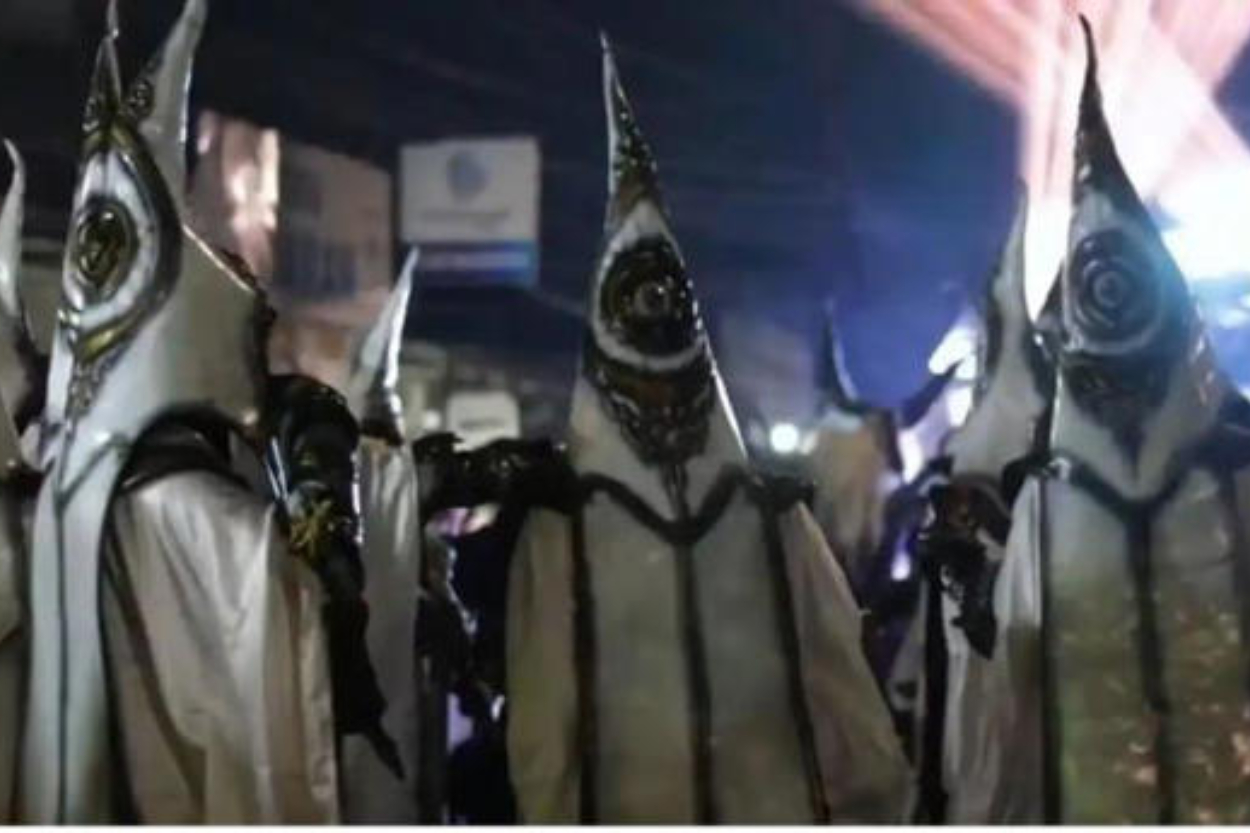 Sederet Fakta Mencengangkan di Balik Karnaval Pekalongan yang Viral: Dari Teatrikal Mistis hingga Duka Keluarga