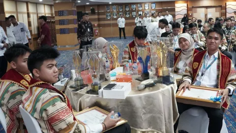 Ditjen Hubdat Berikan Penghargaan pada Insan Perhubungan Berprestasi