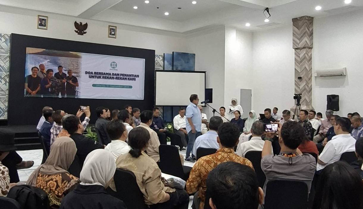 Doa Bersama untuk 5 Jurnalis dan 3 Awak Kapal yang Hilang di Selat Sunda, Rekan Seprofesi Berharap Ada Keajaiban