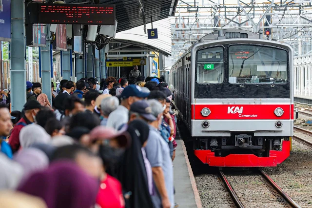 KAI Siapkan Impor 23 KRL Bekas Jepang untuk Menunggu Produksi Dalam Negeri