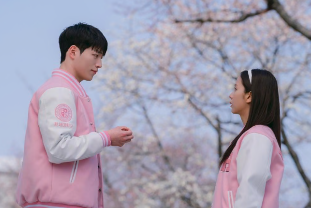 Jisoo BLACKPINK dan Seo Kang Jun Dirumorkan Pacaran, Fans Soroti 3 Kecocokan