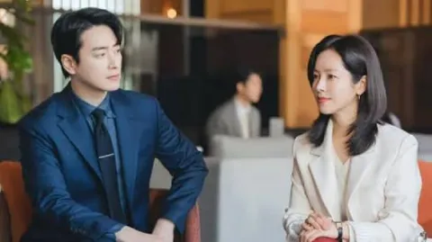 5 Drakor Office Romance dengan Kisah Cinta yang Nggak Cuma Manis, tapi Juga Realistis