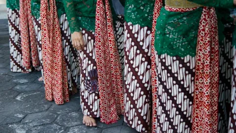 Batik Parang Rusak Disebut Pantang untuk Pengantin, Benarkah Bisa Bikin Rumah Tangga Berantakan?
