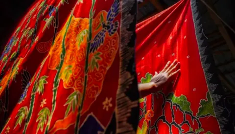 Hari Batik Nasional 2 Oktober: Dari Warisan Kerajaan hingga Jadi Tren Fashion Modern