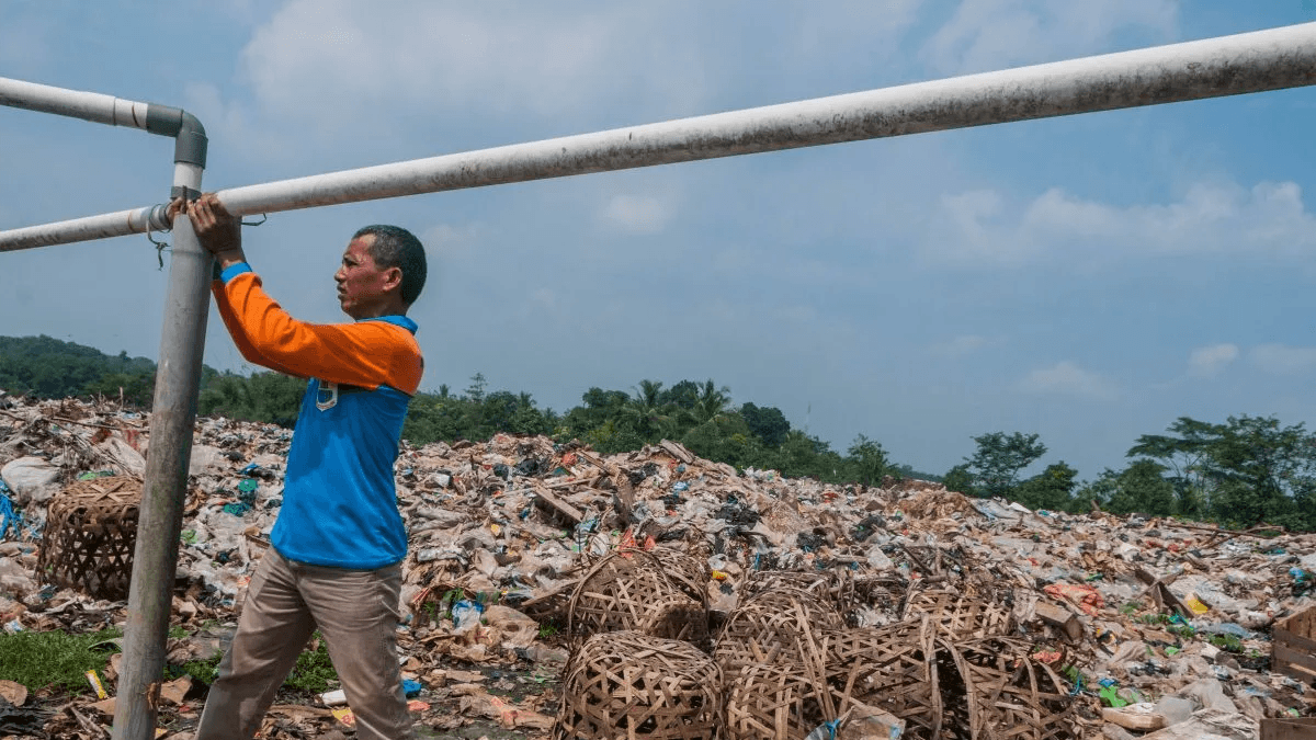 CSR DPRD DKI Apresiasi Program CSR Biodigester Sampah Organik Komunal Bank Jakarta, Ubah Sampah Jadi Energi Biogas