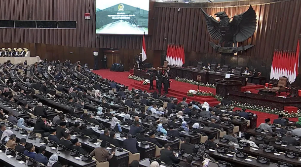 DPR Ketok Palu! UU Pelindungan Ketenagakerjaan Resmi Jadi Undang-Undang, Apa Saja Isinya?