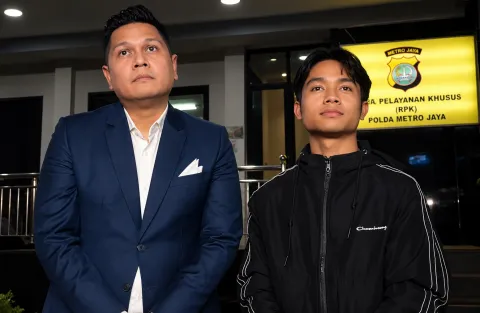 Betrand Peto Klarifikasi Video Dugaan Pesta Miras, Sebut Akun Email Diretas