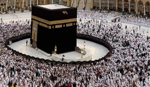 Travel Umrah Indonesia Boncos Imbas Konflik Houthi-Saudi, Biaya Hotel hingga Visa Terancam Hangus