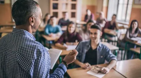 AI Makin Merajalela, 6 Jurusan Kuliah Ini Punya Pekerjaan yang Sulit Digantikan