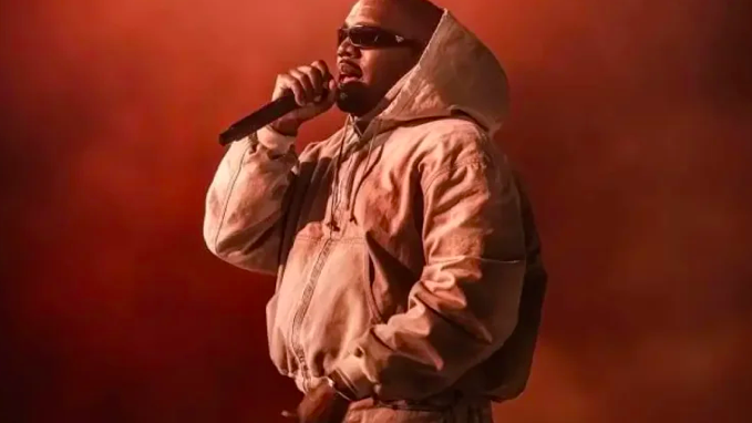 5 Gaya Outfit ala Streetwear buat Konser Kanye West di Jakarta, Simpel tapi Tetap Stand Out