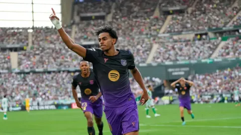 Lamine Yamal Jadi Ancaman, PSG Siapkan Cara untuk Redam Bintang Barcelona