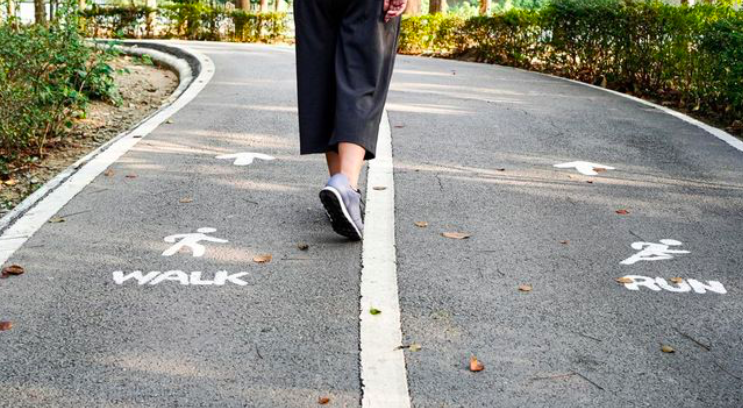 Japanese Walking Diklaim Lebih Efektif Bakar Lemak, Ini Cara Melakukannya dalam 30 Menit
