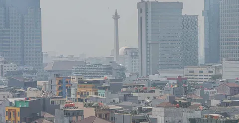Udara Jakarta Makin Mengkhawatirkan! AQI Tembus 160, Diprediksi Memburuk Sore Ini