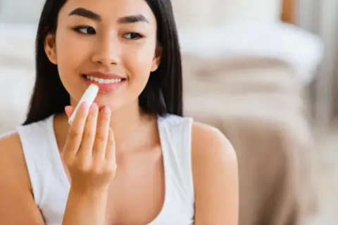 5 Tinted Lip Balm dengan Warna Cantik, Cocok untuk Makeup Sehari-hari