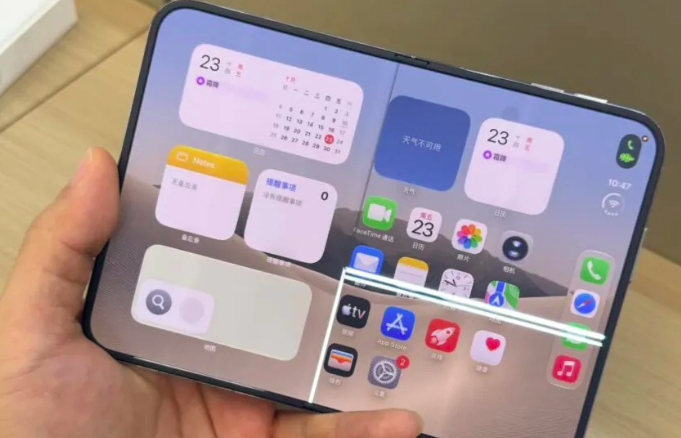 Layar Lipat iPhone Duo Retak dalam Hitungan Jam, Pengguna Mengaku Baru Membuka Kurang dari 20 Kali