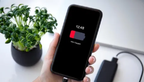 7 Fitur Smartphone yang Bikin Baterai Boros, Coba Cek HP Kamu!