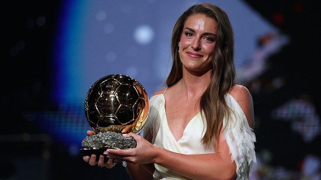 Alexia Putellas Kembali Raih Ballon d’Or Feminin 2026 Usai Bangkit dari Cedera