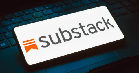Rekomendasi Bacaan Substack untuk Perempuan Usia 20-an: Karier, Mentalitas, dan Jati Diri