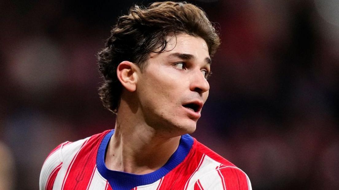 Barcelona Didenda Rp10 Juta Usai Dekati Julian Alvarez Tanpa Izin Atletico