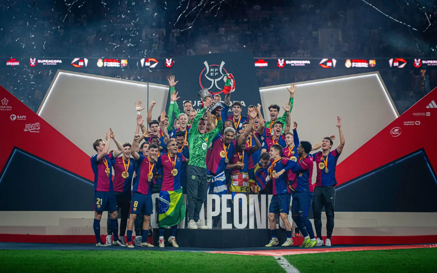 Barca Angkat Piala Super Spanyol, Libas Madrid 5-2 di El Clasico!