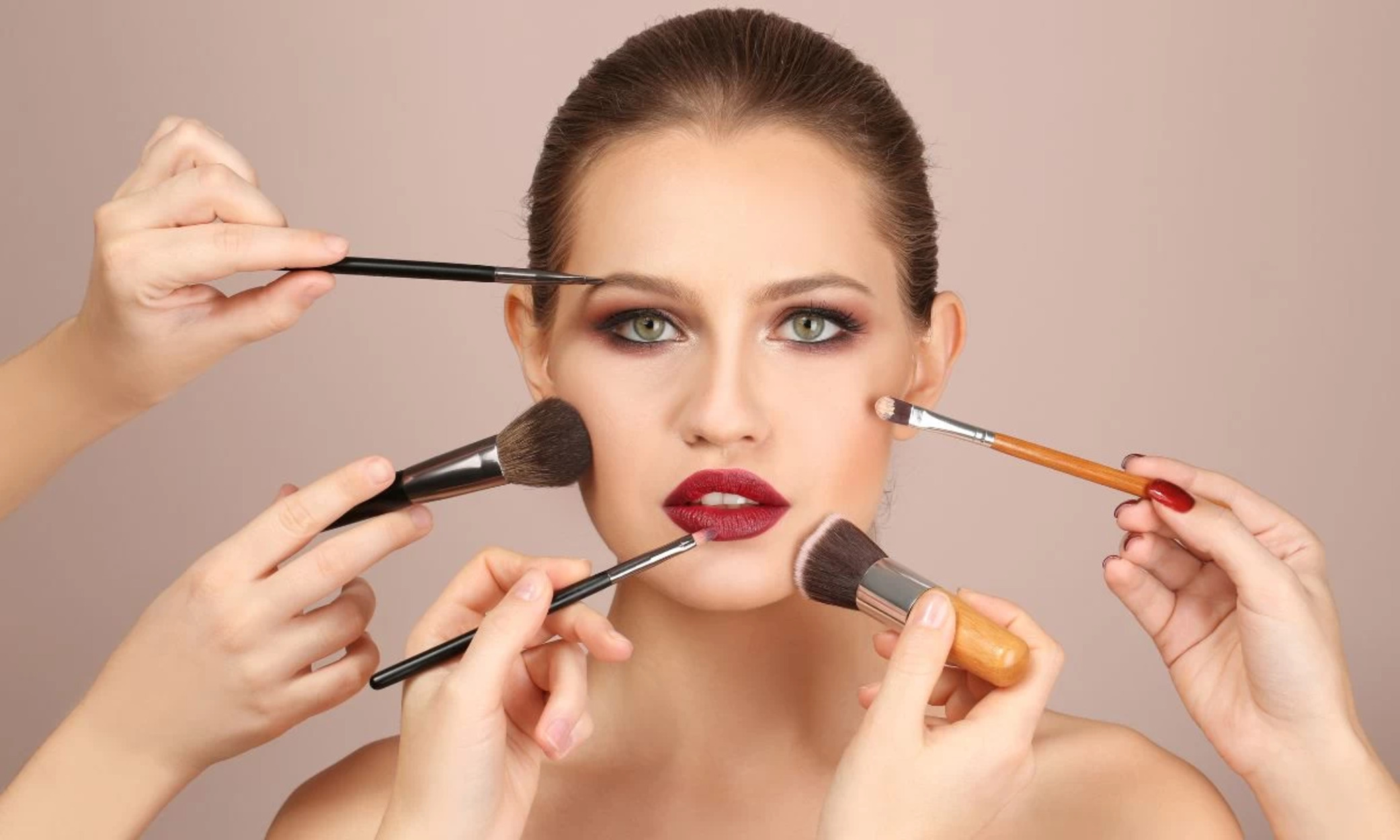 Ampuh! Berikut 7 Teknik Rahasia agar Makeup Tahan Seharian