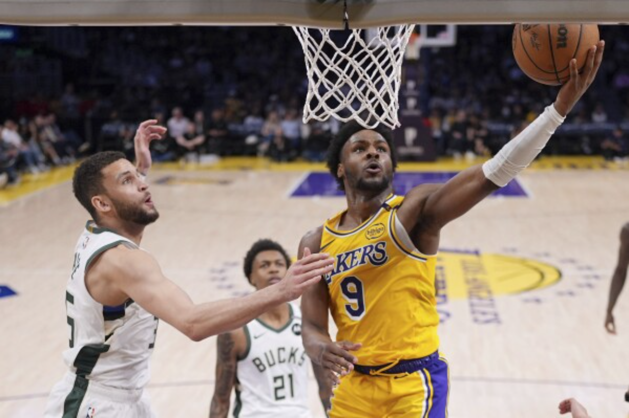 Bronny James Cetak 17 Poin, Lakers Kalah dari Bucks
