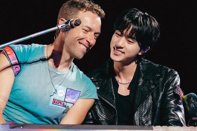 BTS dan TWICE Curi Perhatian di Konser Coldplay, Jadi Fenomena di Seoul!