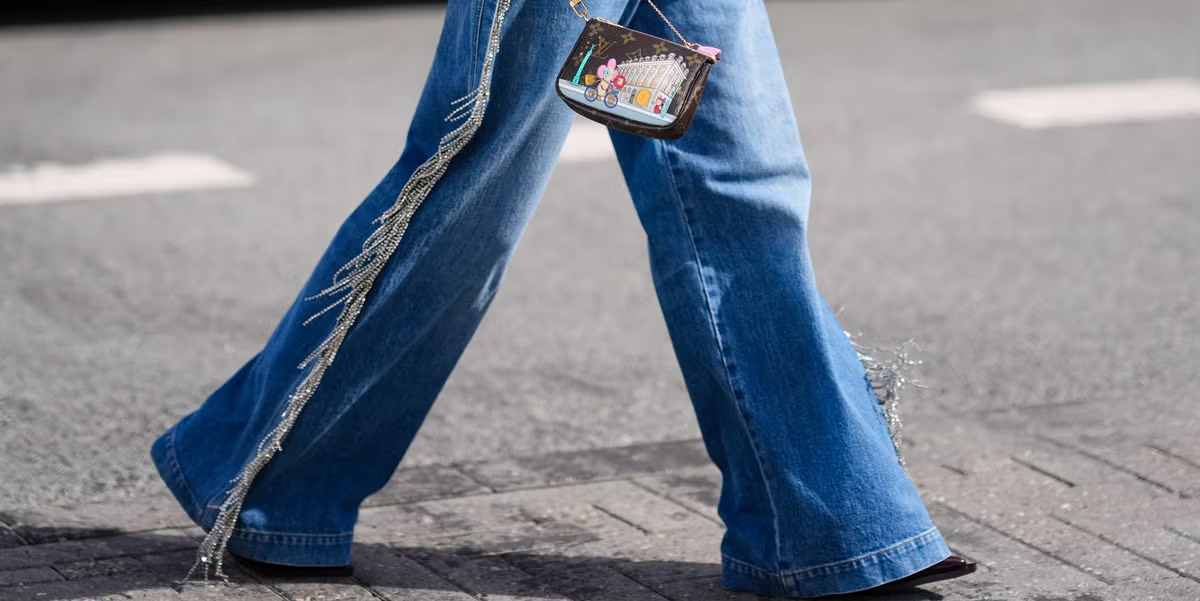Bukan  Jeans Biasa, Denim Berhias Siap Bikin Tampilan Berkilau