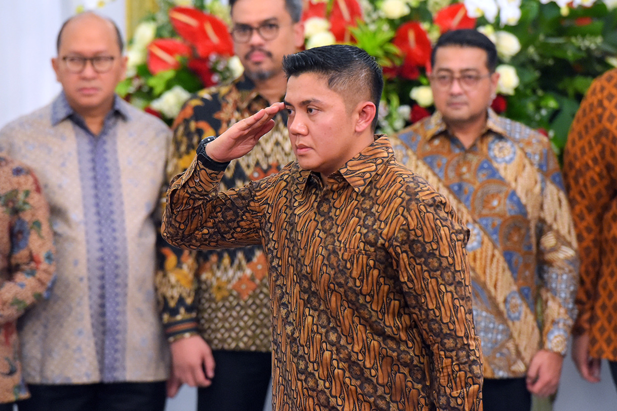 Bukan Lagi Mayor, Seskab Teddy Naik Pangkat Jadi Letkol
