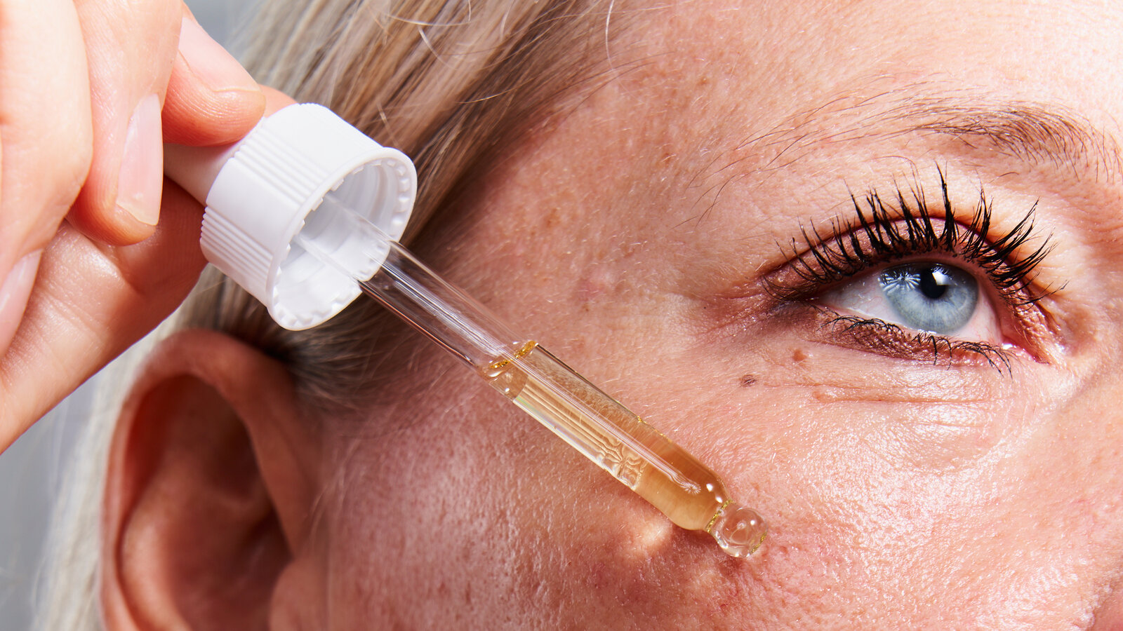 Cara Aman Pakai Retinol, Hindari Wajah Kusam Menjelang Hari Raya